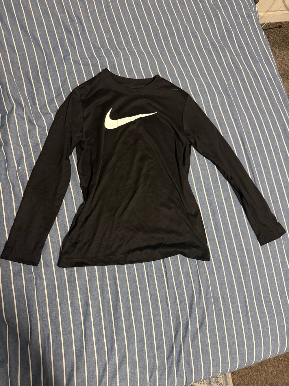 Nike women's Black Long-Sleeve Logo Top